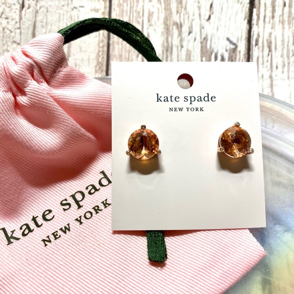 Kate Spade ♠️ Light Peach Stud